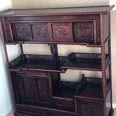 和風 飾り棚／茶箪笥（細工彫り入り・美品）  
