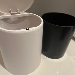 ゴミ箱　ホワイト　蓋付き（ワンタッチ開閉）