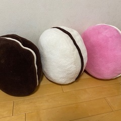 マカロン型クッション（ブランケット付）
