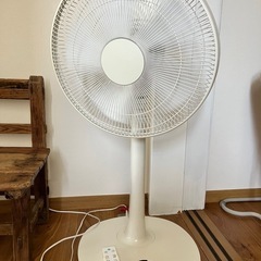 シルクロ　シンプル扇風機ホワイト　リモコン付き　
