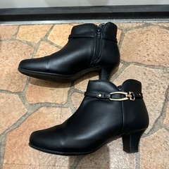 しまむら黒ショートブーツの画像