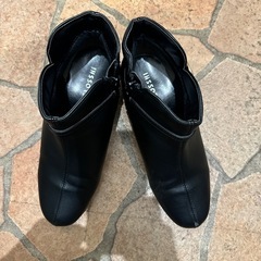 しまむら黒ショートブーツの画像
