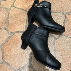しまむら黒ショートブーツの画像