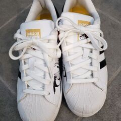 adidas　SUPERSTARディズニーコラボスニーカー(レディース)の画像