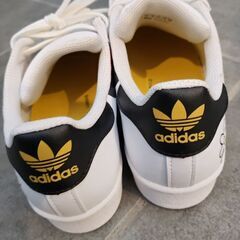 adidas　SUPERSTARディズニーコラボスニーカー(レディース)の画像