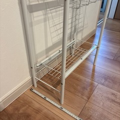 隙間収納ラックの画像