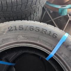 新品海外製夏タイヤ215/65/16の画像