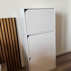 【無料でお譲りします】3段木製棚(白)