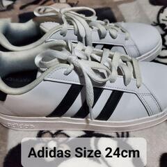 adidas ユニセックスのアディダススニーカー、サイズ 24cm