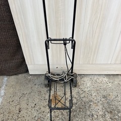 灯油運ぶ台車