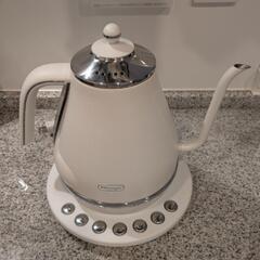 【ジャンク品】デロンギ　電気ケトル　ホワイト　白