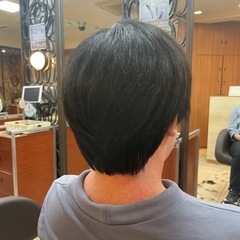 お手伝いお願い致します🙇‍♀️ 本日 レディースカットモデ…