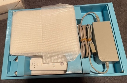 Wii本体とゲーム7本セット wii fit付き付属品付き箱付き (やどん