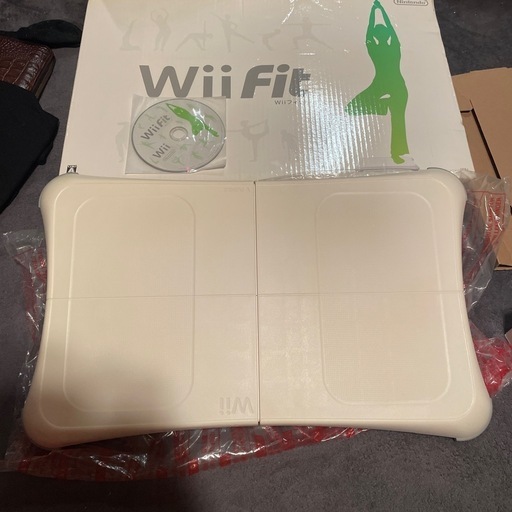Wii本体とゲーム7本セット wii fit付き付属品付き箱付き (やどん