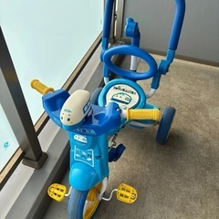 幼児三輪車の画像