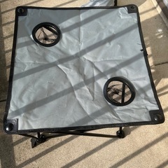 アウトドア用品　折りたたみテーブル