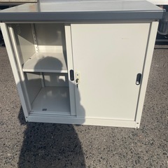 美品！鍵付き！引き違い書庫