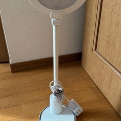 15日に受け渡す予定。照明、スタンドランプの画像