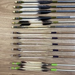 弓道  矢14本、坊矢1本、矢尻無し1本、矢筒セットの画像