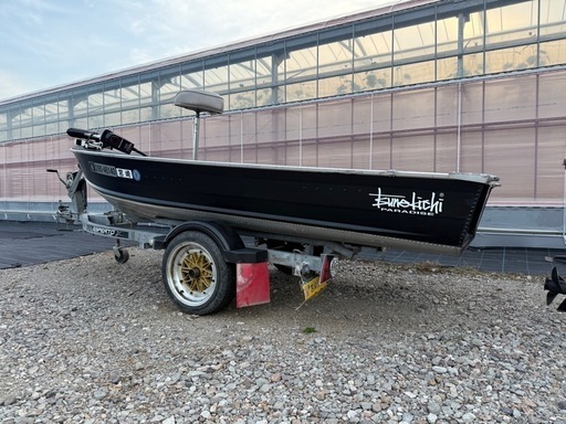 アルミボートトレーラー付き