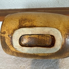 陶器 花瓶 中型 茶色と黄土色の画像