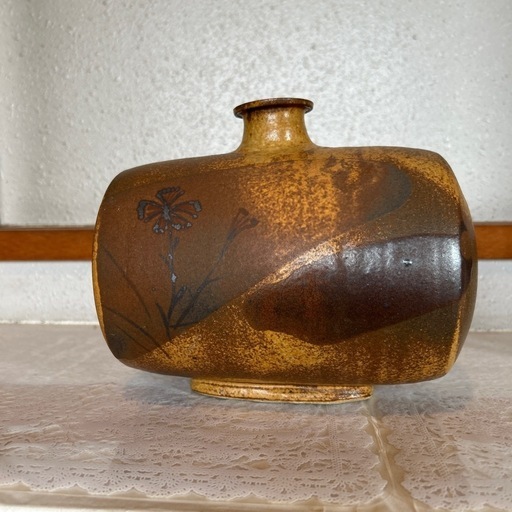 【おしゃれ】 陶器 茶色と黄土色 中型 花瓶 工芸品