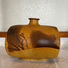 陶器 花瓶 中型 茶色と黄土色の画像