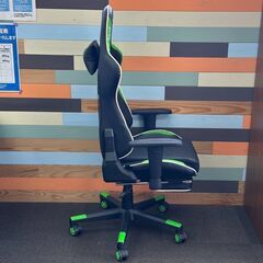 店頭引渡し 中古 SKYE ゲーミングチェア グリーン オットマン付き チエア 家具 Cの画像