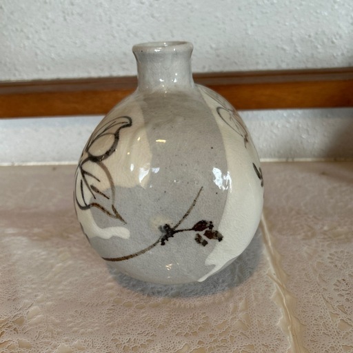 陶器製 花瓶 花の模様
