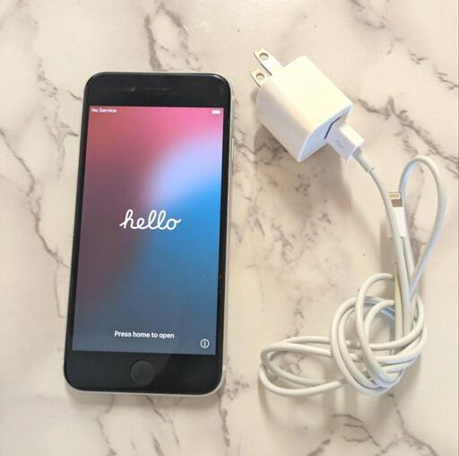iPhone SE 64GB スターライト Simフリー充電ケーブル付き (とっ