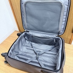 スーツケースの画像