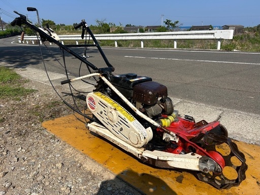 人気の新作 ウイングモア 共立 自走式草刈機畦畔 畔草 除草 2面刈りAZ716T 芝刈り機