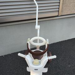 ナチュラルカラーの三輪車