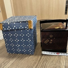 持ち手付き3段重箱 黒地 金色紅葉模様の画像