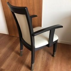 ひじかけつき木製チェア　Ver１　値下げしましたの画像