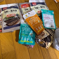 防災食品(賞味期限間近)など
