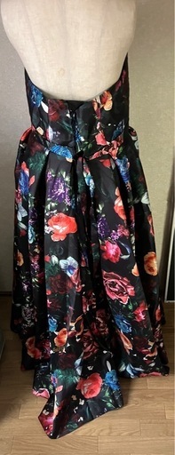 フラワープリントストラップレスドレス