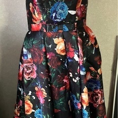 フラワープリントストラップレスドレス
