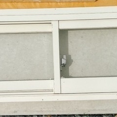 キッチンカーで使用していた窓枠