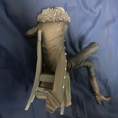 ②ワンピース　クザン　椅子フィギュア　片腕無しの画像