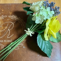 カラフル造花ブーケの画像