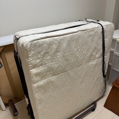 リクライニング式ベッド

