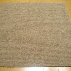 日本製タイルカーペット厚み6.5㎜・1枚２１０円・在庫２０枚（２...