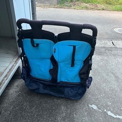 双子用ベビーカー横型の画像