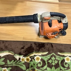 STIHLのブロワーBG86