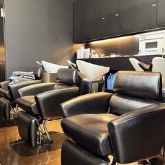 美容師スタイリスト募集中☆明るい職場です！駅から徒歩５分☆月収¥¥300000〜ブランクありも大歓迎！ママさんスタッフ活躍中☆の画像