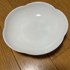 ヤマザキ春のパン祭りの皿です