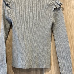 値下げ！INGNIフリル付きグレー長袖ニットの画像