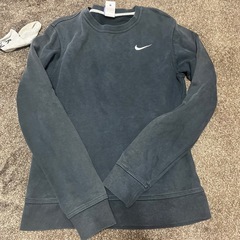 NIKE トレーナーSサイズ