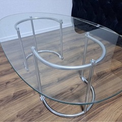 ガラステーブル